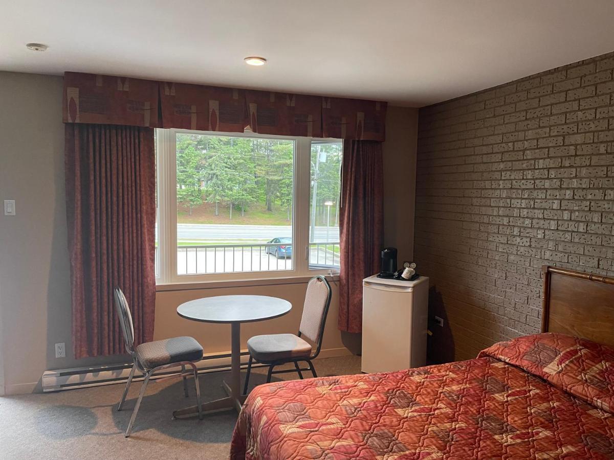 Auberge L'Etape 蒙洛里耶 客房 照片